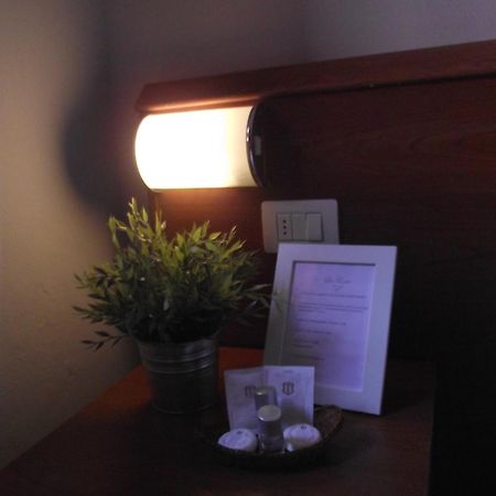 La Corte Albergo Desio Rum bild