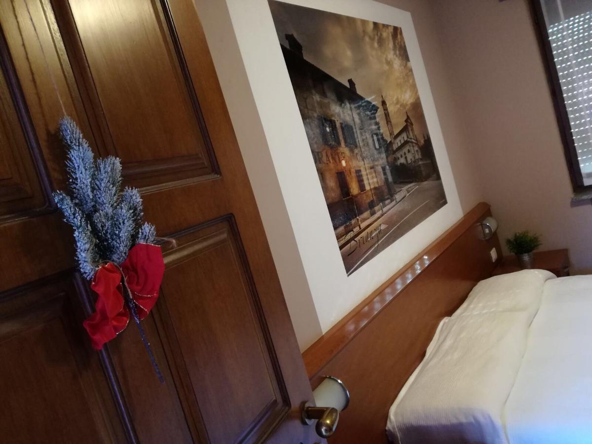 La Corte Albergo Desio Exteriör bild