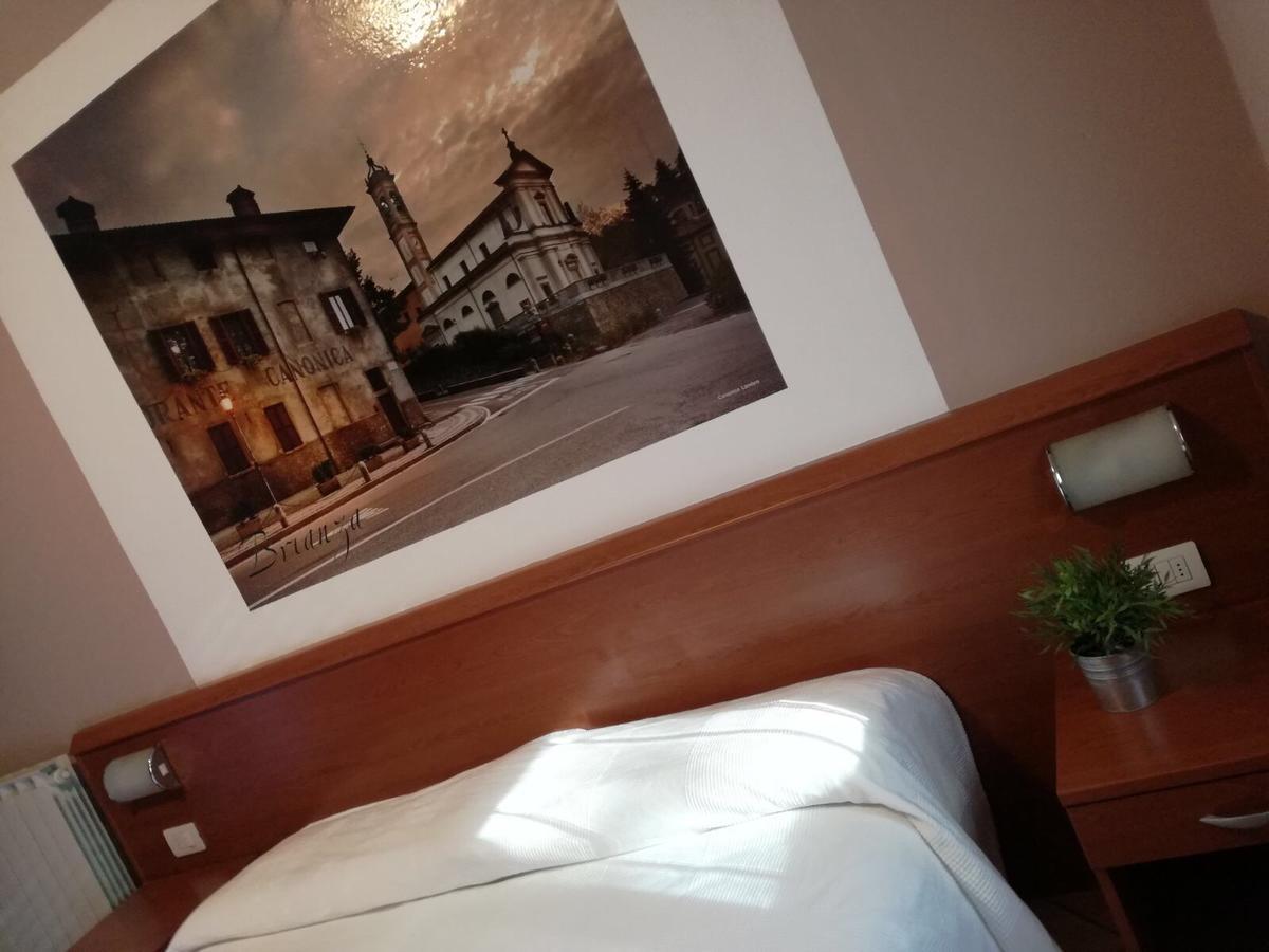 La Corte Albergo Desio Exteriör bild